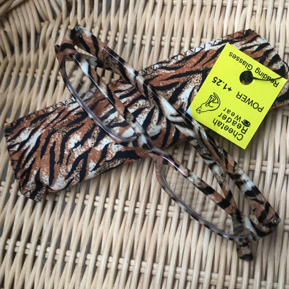Reading Glasses +1.25 animal print NWT